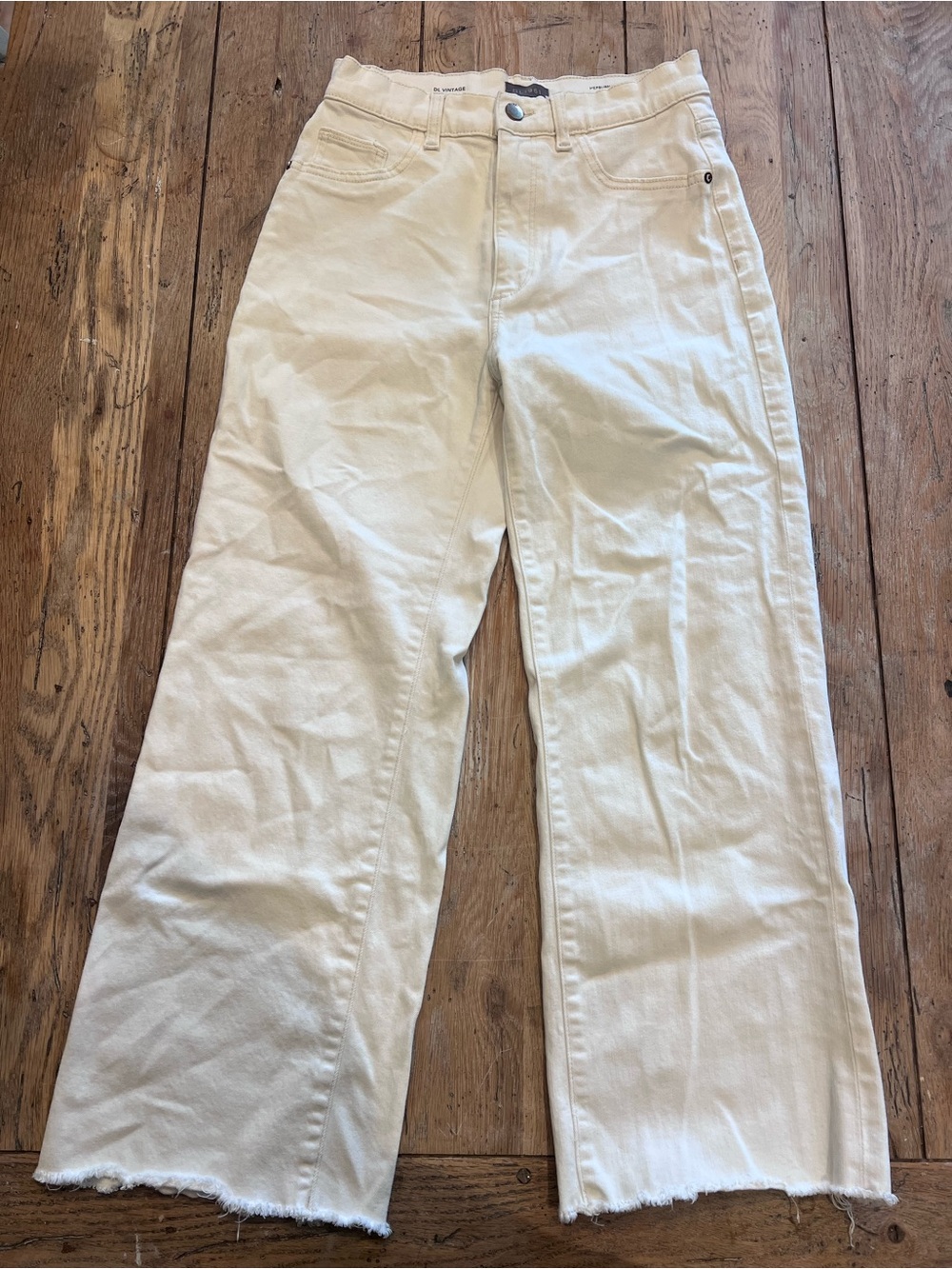 DL1961 Cream Hepburn Wide-Leg Jeans with Raw Hem Size 28 Western Streetwear